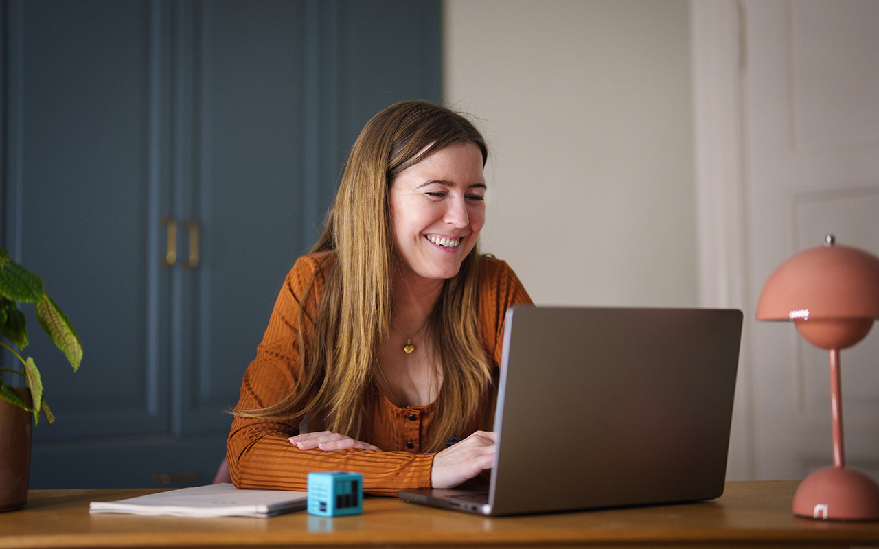 Underviser gjennomfører nettundervisning